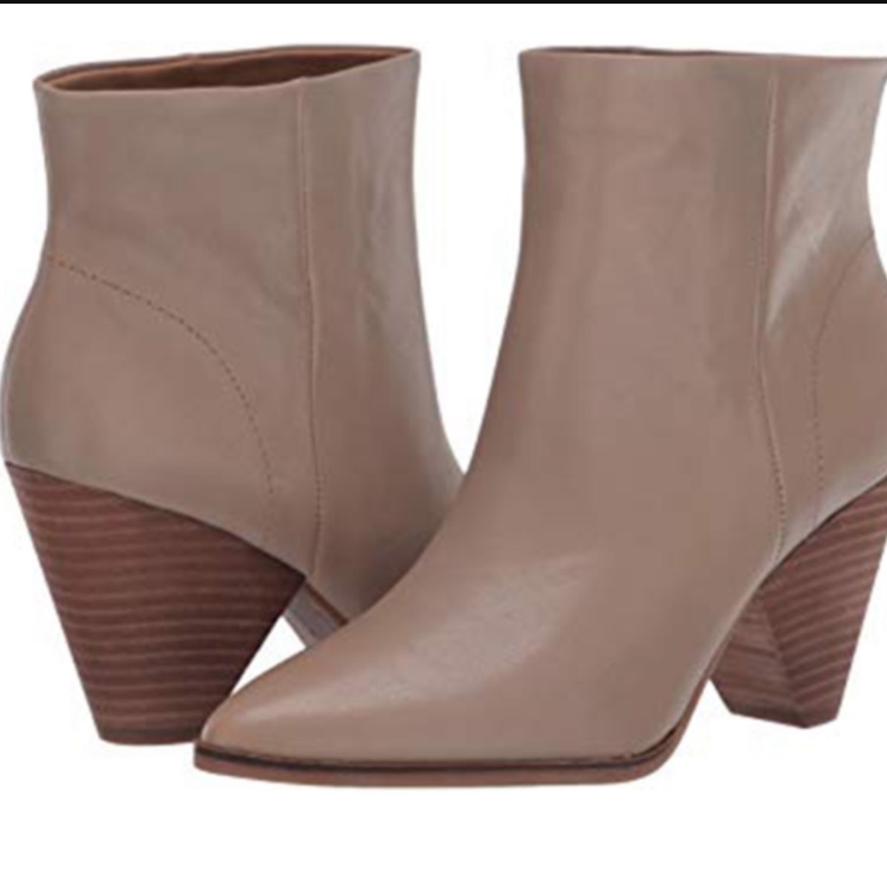 NEW Lucky Brand Munice ankle boot Size 7.5